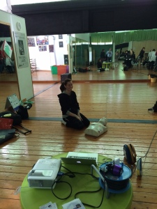 Una ballerina si cimenta con Ugo...