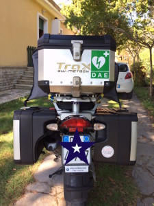 Moto con DAE a bordo