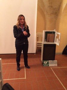 La Dott.ssa Francesca Arbola al momento della donazione