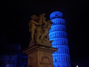 Torre di Pisa blu autismo-2