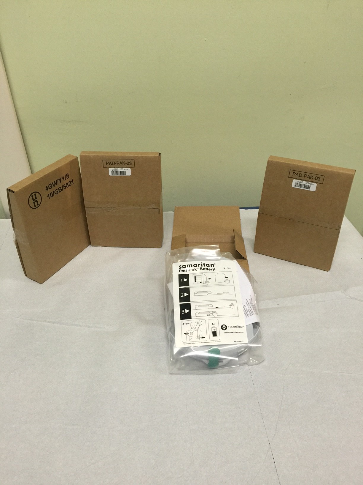 I 4 pacchi batteria donati dalla TRINSEO di Livorno  alla CecchiniOnlus