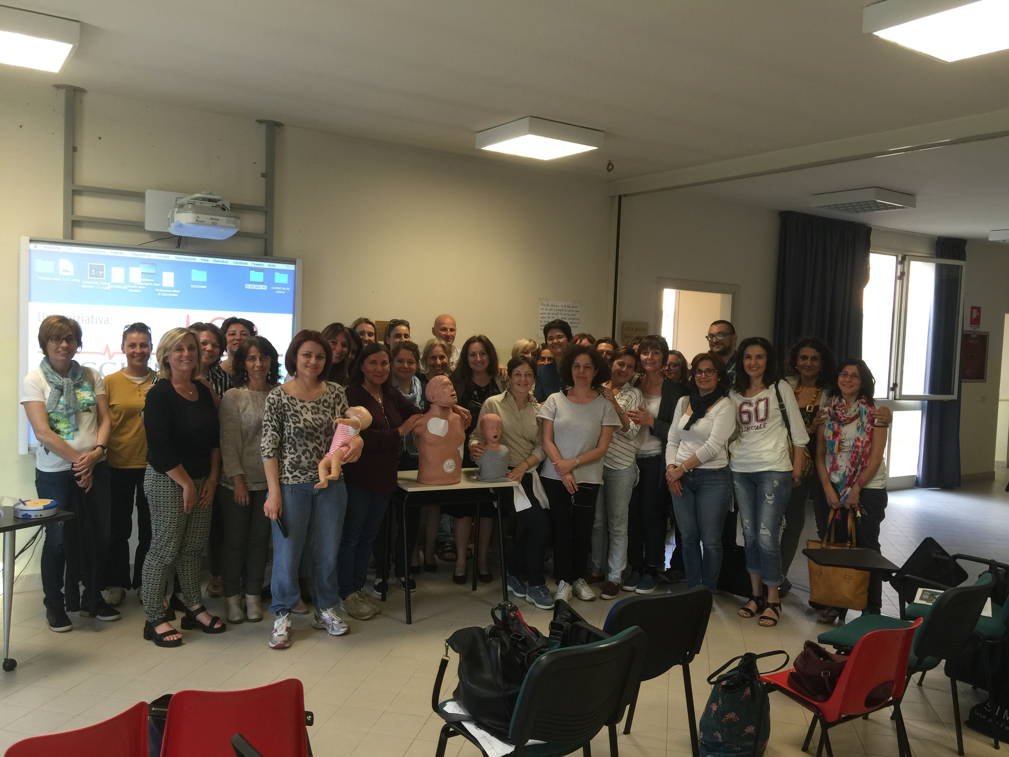 UGO e famiglia...assieme al personale dell' IStituto, nella consueta foto di fine corso